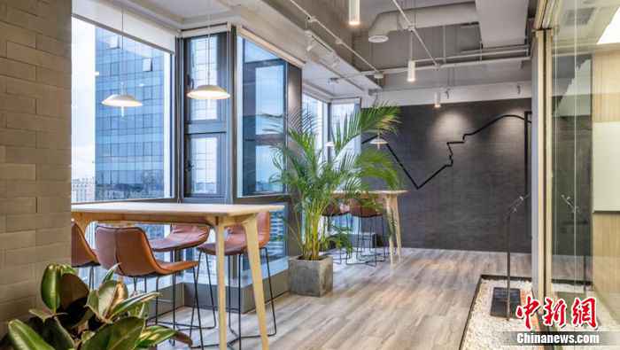 梦想加成都领地环球金融中心空间 “逃离甲写”暴露传统办公顽疾,联合办公以“灵活”轻松破局