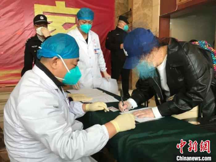 为做好服务工作,酒店准备了整洁的床铺、均衡的饮食。 杏花岭区中心医院供图 摄 境外返并人员陆续解除隔离 留观者写信致谢